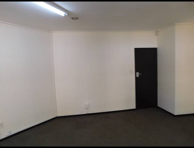 107M² OFFICE TO LET IN FERNDALE